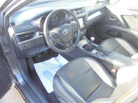 TOYOTA AVENSIS TOURING SPORTS occasion seine-maritime